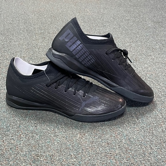 Sneakers - Picture 1 of 2